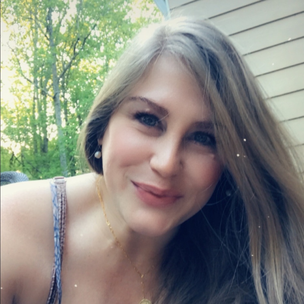 Meet your Posher, Jennifer